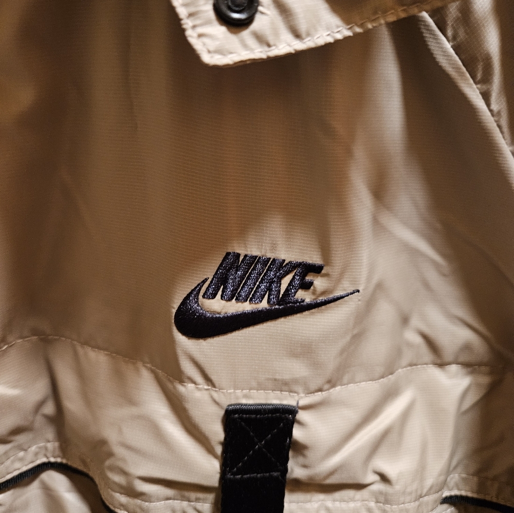 NIKE Sportswear Tech Woven